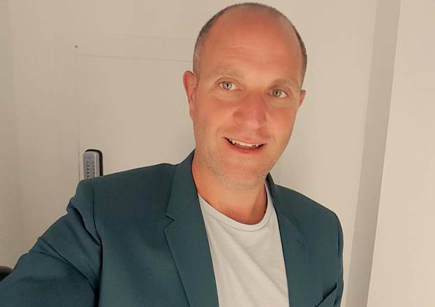 Claudio rossi marcelli presenta al pride village “tutto un altro pianeta